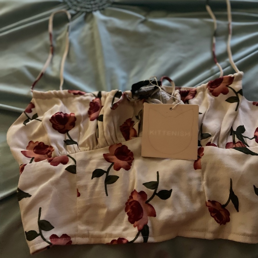 NWT Kittenish Womens Top Size Medium